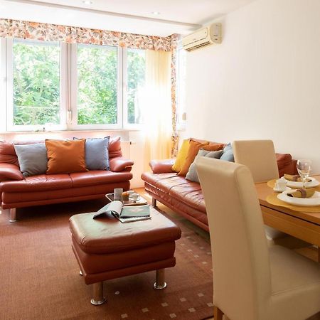 2Bdr Apartment With Balcony Near Maksimir Zagreb Exterior photo